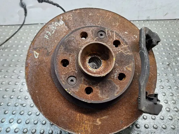 Snodo anteriore destro 8200881829 Dacia Duster I II image 3