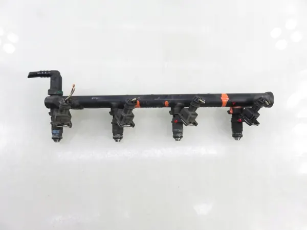 Renault OE 8200139674 Einspritzschiene gebraucht image 4