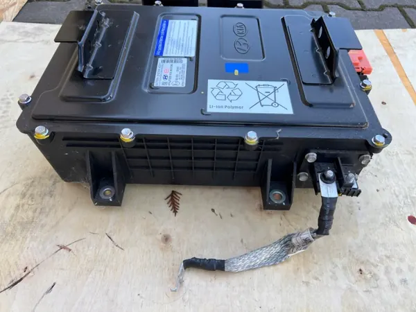 Batterie Hyundai Tucson 1.6 CRDI Hybride 2020 - 10 Ah image 5