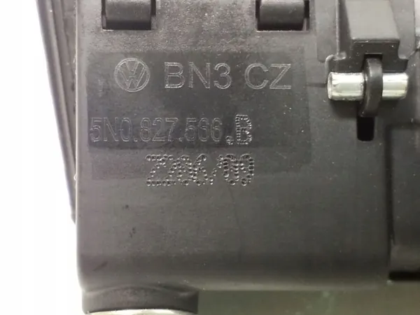 Audi A5 8T bagageluckhandtag OEM 5N0827566B image 4