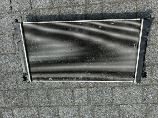 Vattenkylare Lexus UX 250h Toyota Corolla Hybrid image 2