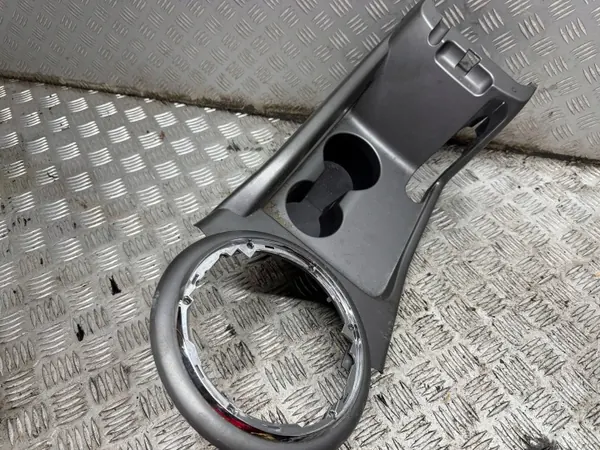 Accoudoir console centrale Kia Sportage OEM 846513W020 image 2