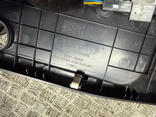 Accoudoir console centrale Kia Sportage OEM 846513W020 image 6