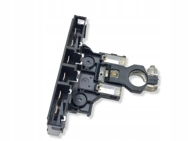 Nissan Juke II F16 Pyroteknisk klämma OEM AMD232531 image 6