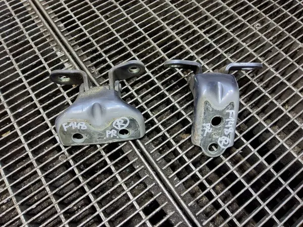 Paumelles de porte avant droite OEM SKE57969 Kia Ceed image 2