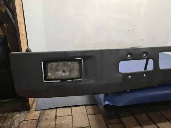 Volvo FH 12 framstötfångare OEM SIMAR-58415- Begagnad image 3