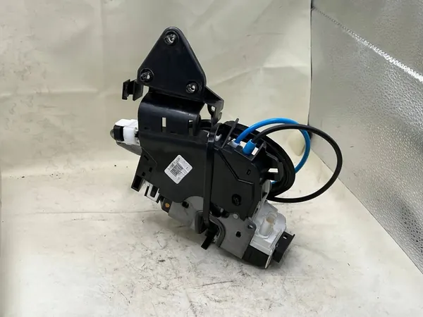 Bakre Höger Dörrlås Mercedes E-Klass W212 A2047301435 image 2