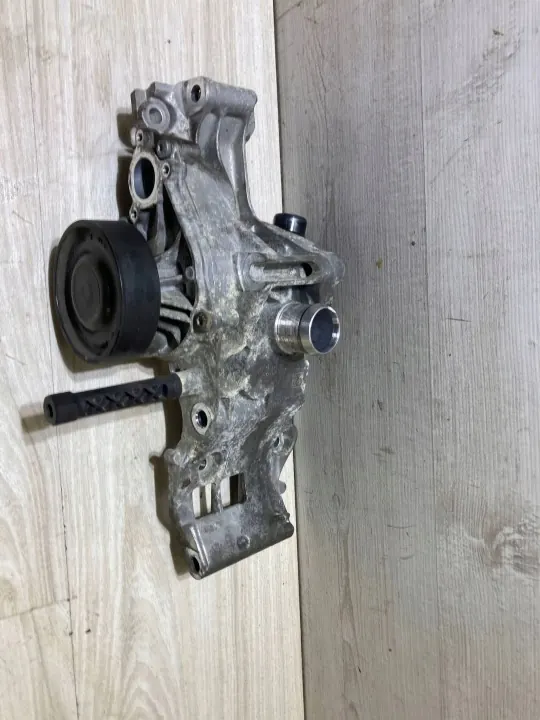 Pompe à eau OEM 8631940 pour BMW X1 F48 2.0i image 2
