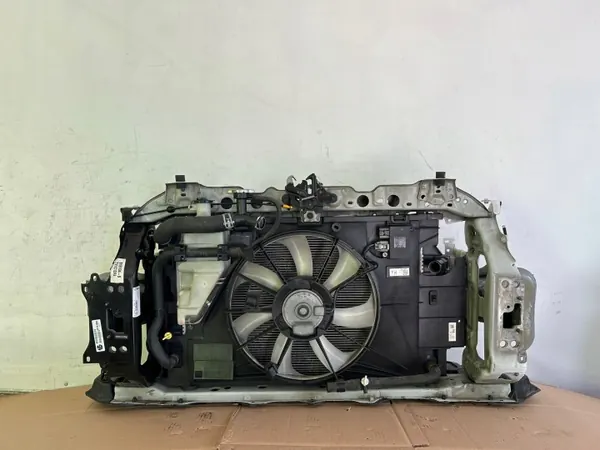 OEM PAS PRZEDNI BELKA CHŁODNICE WENTYLATOR Toyota Yaris III image 2