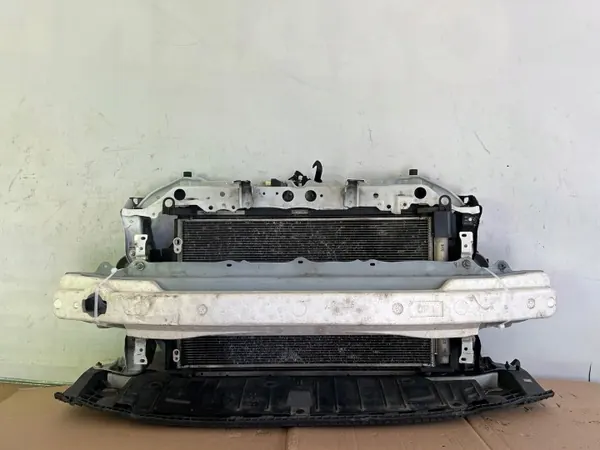 OEM PAS PRZEDNI BELKA CHŁODNICE WENTYLATOR Toyota Yaris III image 3