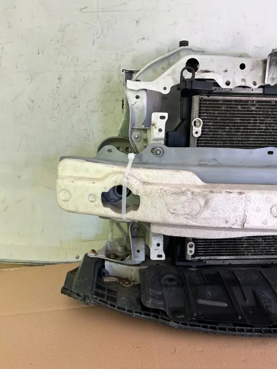 OEM PAS PRZEDNI BELKA CHŁODNICE WENTYLATOR Toyota Yaris III image 5