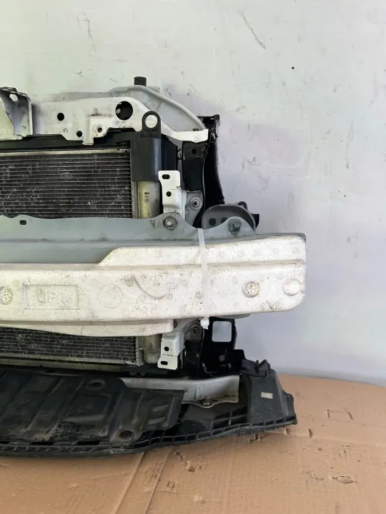 OEM PAS PRZEDNI BELKA CHŁODNICE WENTYLATOR Toyota Yaris III image 6