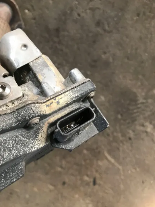 Válvula de escape OEM 147B08010R Mercedes Vito 1.6 CDI image 6