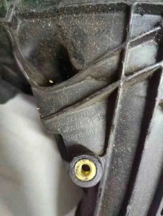 Imusarja OEM 03L129711AM Audi A4 2.0L Dieselille image 3