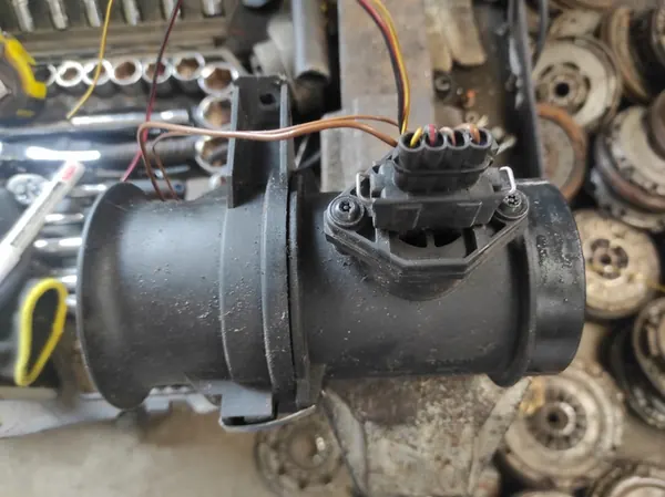 Luftmassenmesser Audi A8 D2 3.7 image 2