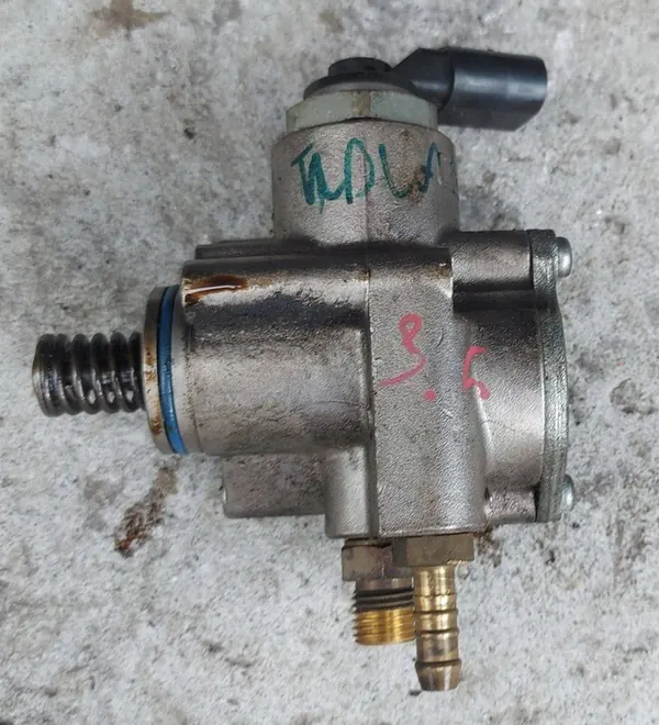Bränslepump VW Touareg II 3.6 FSI OEM 03h127025n image 2