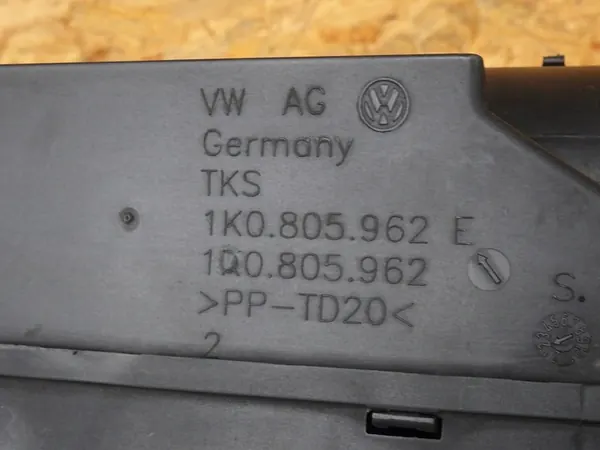 AUDI A3 8P 2.0 TDI Ilmansuodatin 08-12 1K0805971C image 5