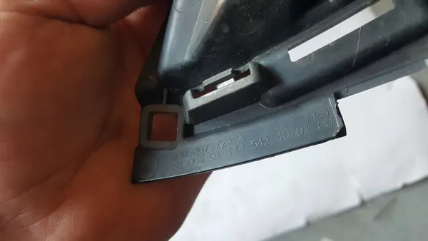 Skoda OE 5E0853653C grille image 10