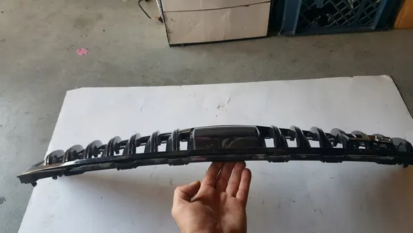 Skoda OE 5E0853653C grille image 5