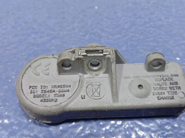 FIAT 500E 12- TPMS Däcktryckssensor 68241067AA image 3