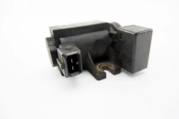 Válvula EGR OEM 55563532 para Saab 9-3 2.0T Aero image 4