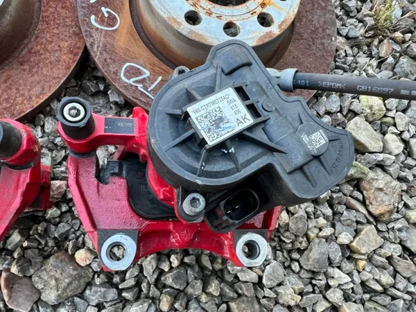 Remklauw achter OEM 5Q0615601D 270mm image 5
