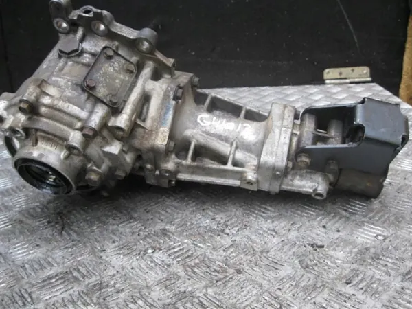 Jakolaatikko OEM 33053 Mitsubishi Outlander II:lle image 2