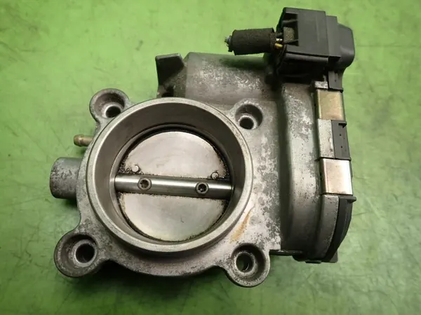 Corps de papillon OEM A1111410125 pour Mercedes W208 image 2