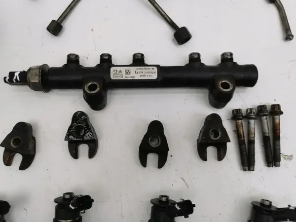 Citroen DS3 2010 Kit Injection OEM 0445110340 image 10
