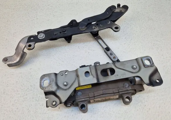 BMW 5 F10 F11 2011 Motorhuvehängsel OEM 7191327 image 4