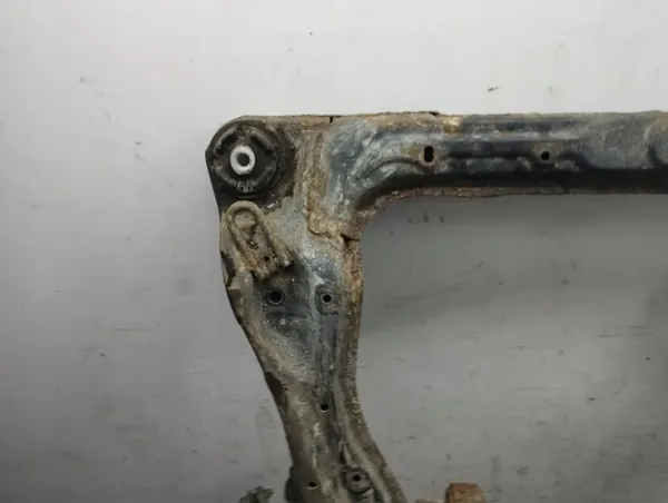 Honda Accord 2009 Etuapukehys OEM AMD116203 image 10