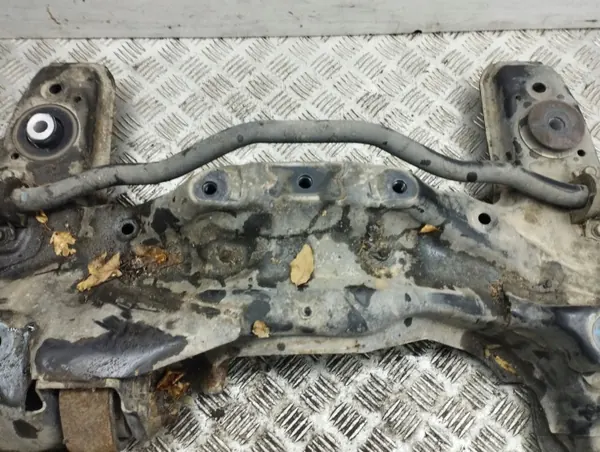 Honda Accord 2009 Etuapukehys OEM AMD116203 image 4