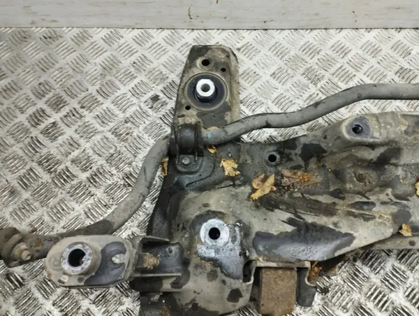 Honda Accord 2009 Etuapukehys OEM AMD116203 image 5