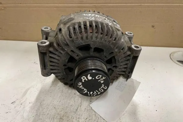 Vaihtovirtageneraattori AUDI A6 2.0L diesel 2007 06E903016D image 4