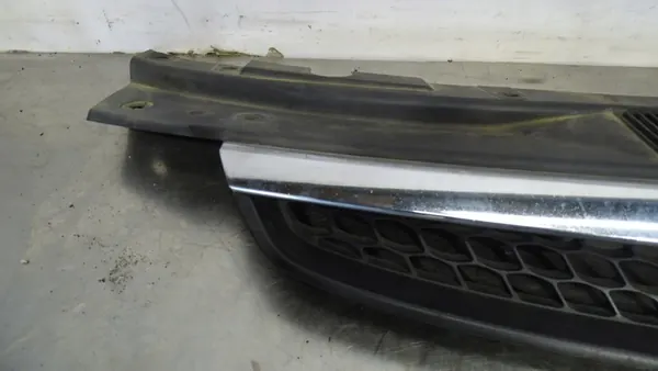 GRILL ATRAPA HYUNDAI I30 1.6CRDI OEM image 2