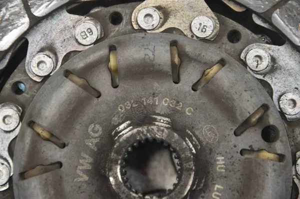 Kit de embreagem VW GOLF VII 2.0L diesel 03L105266DJ image 8