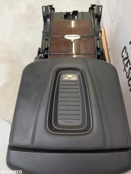 OEM 10GM042A Consola Central Cadillac Escalade image 3