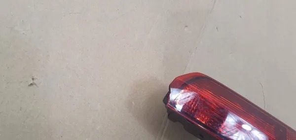 Luz de parachoques trasero OEM 4M0945096 Audi Q7 II 4M image 4
