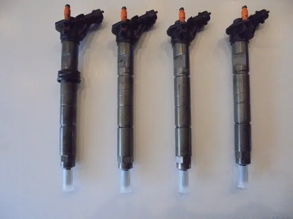 Bosch-injektori Common Rail -järjestelmälle 0 445 116 059 image 3