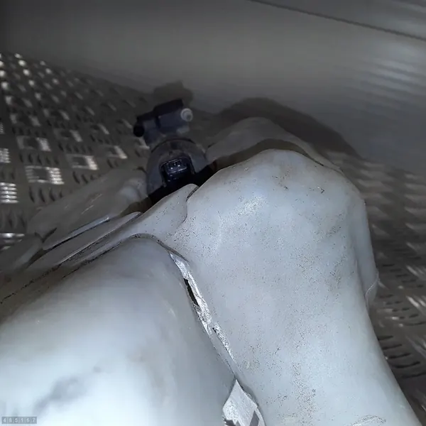 Réservoir de lave-glace Nissan Qashqai 2012 28910jd image 3