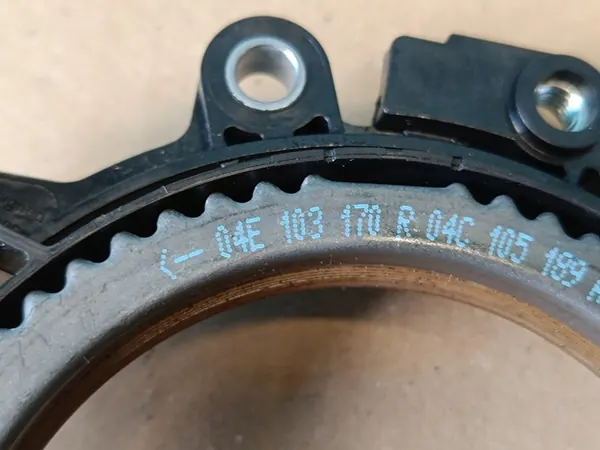 AUDI Q3 F3 SPORTBACK 1.4TFSIe Öljyt tiiviste Anturi 04E103170R image 7