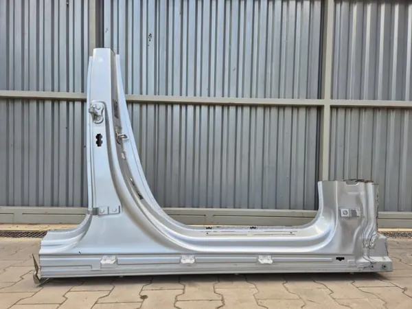 Mercedes Höger Pelare OEM 922 - Begagnad OE-Del image 2