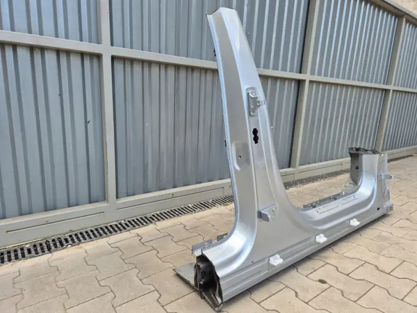 Mercedes Höger Pelare OEM 922 - Begagnad OE-Del image 3
