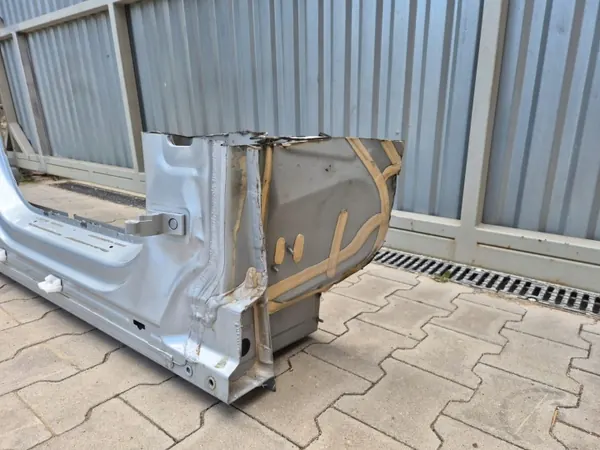 Mercedes Höger Pelare OEM 922 - Begagnad OE-Del image 7