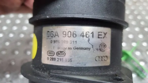 Luftflödesmätare OEM S25136944 för Audi S3 8L TT 8N image 4