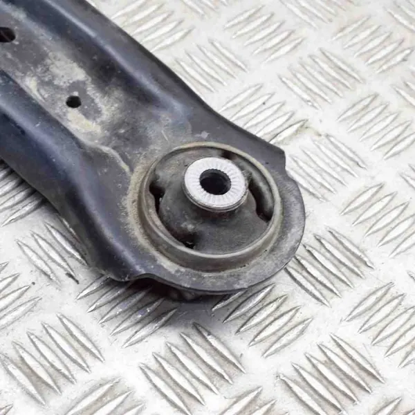 Braccio Sospensione Anteriore VW PASSAT B8 3Q0407151E image 4