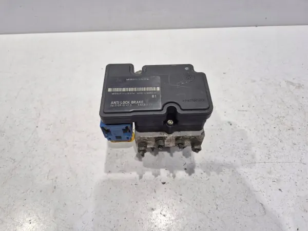 Pompe ABS OEM 56110-86G10 pour Suzuki Ignis image 2