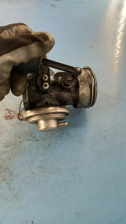 Soupape EGR d'occasion OEM 038131501AA Audi A4 image 6