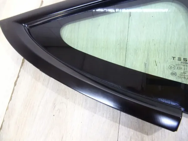 Tesla Model Y Oikea Takaoven Lasi OEM 19115484-40-C LLU image 3