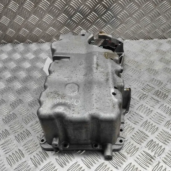 Oljepanna VW Golf V 2.0L 2008 06F103603B image 2